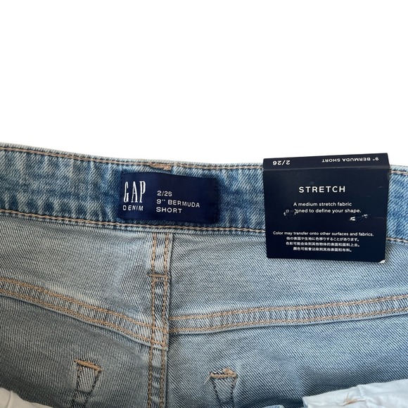 NWT Gap Size 2/26 Bermuda Short 9" Light Wash Mid Rise Stretch Denim 99% Cotton - Picture 3 of 8